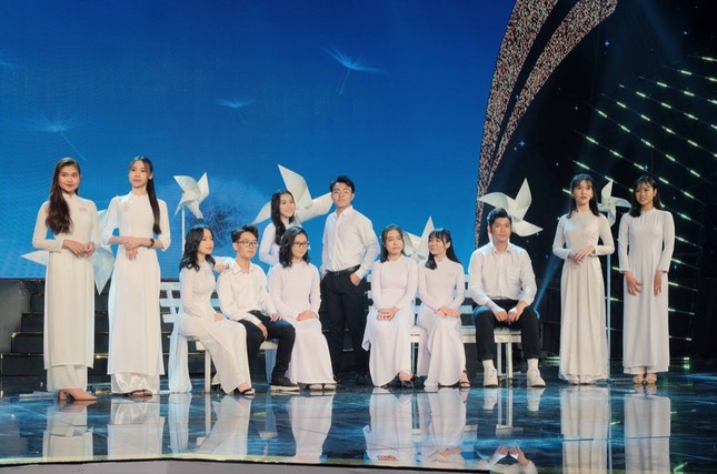 MC Thanh Thảo Hugo, Liêu Hà Trinh dẫn dắt dàn thí sinh trẻ của “Én Vàng Học Đường“ ảnh 1