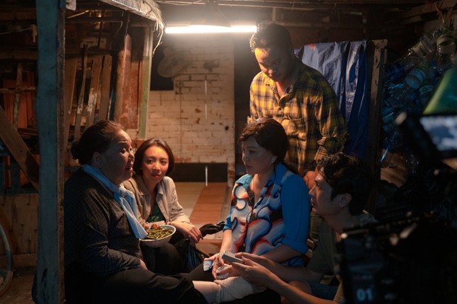 Sau “Tiệc Trăng Máu”, Thu Trang vào vai nhiều chuyện, ăn cắp vặt trong web-drama ảnh 5