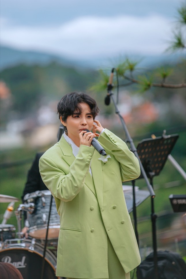 Vũ Cát Tường “phủ trắng” toàn bộ mạng xã hội, xác nhận lịch comeback sau 1 năm “ở ẩn” ảnh 5