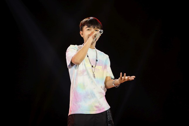 Color rap về hủ tiếu, Right nhờ HIEUTHUHAI phụ diễn để "hồi sinh" ở King Of Rap ảnh 2