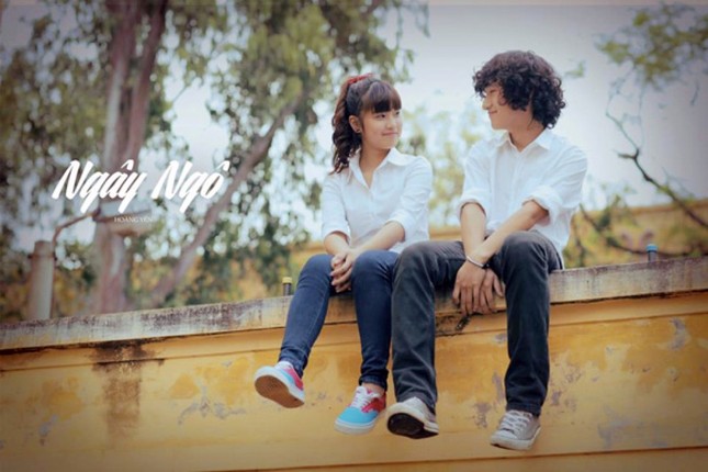 Hoàng Yến Chibi quay về “trường xưa”, bồi hồi hát lại bản hit đầu tay “Ngây Ngô“ ảnh 1