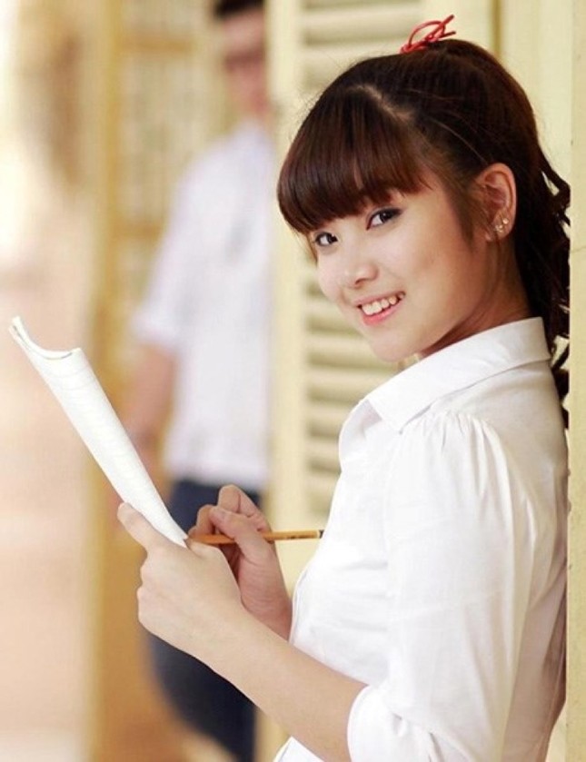 Hoàng Yến Chibi quay về “trường xưa”, bồi hồi hát lại bản hit đầu tay “Ngây Ngô“ ảnh 3