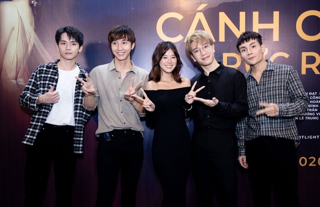 Kaity Nguyễn, Trang Hý, Khổng Tú Quỳnh... đến mừng Hoàng Yến Chibi ra mắt phim tài liệu ảnh 8