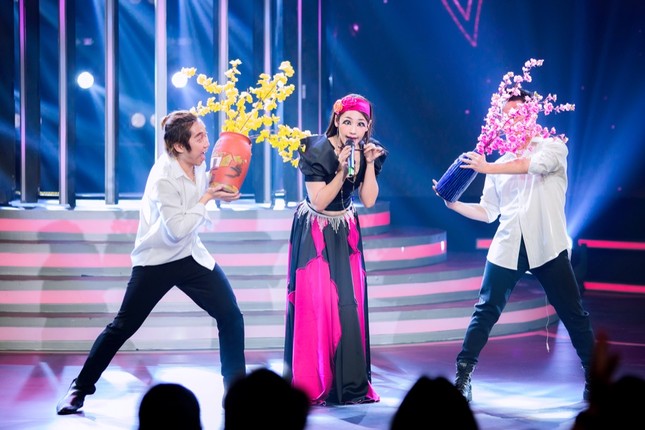 “Gương Mặt Thân Quen“: Hải Đăng Doo hóa bản sao diva Mỹ Linh nhưng lại “gấp đôi” bản gốc ảnh 1