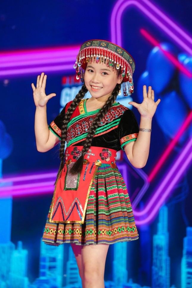 Giọng hát Việt nhí: Big Daddy - Emily tung quà “khủng” nhưng lại là đội “ế” nhất tập 1 ảnh 7