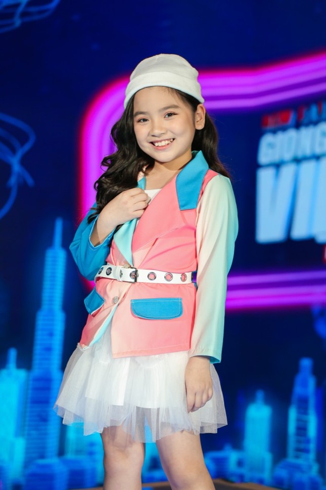 Giọng hát Việt nhí: Big Daddy - Emily tung quà “khủng” nhưng lại là đội “ế” nhất tập 1 ảnh 4