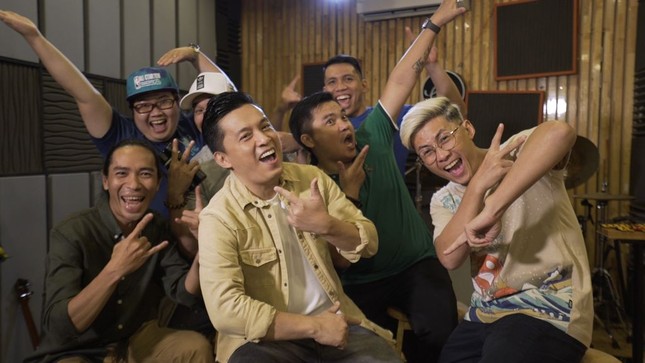Lam Trường hoang mang khi MTV đòi dùng vali làm nhạc cụ, tái hiện hit “Mưa phi trường“ ảnh 1