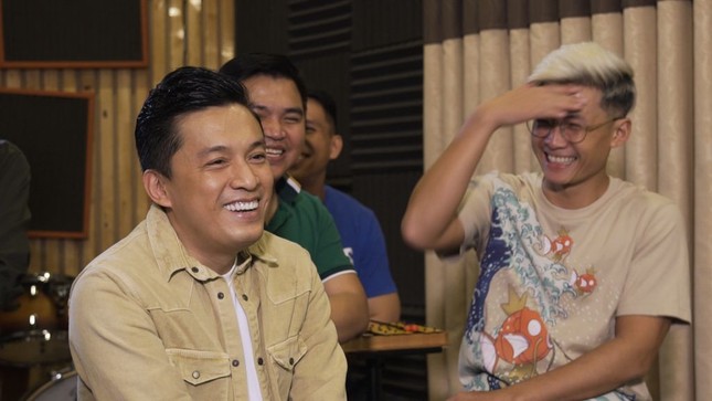 Lam Trường hoang mang khi MTV đòi dùng vali làm nhạc cụ, tái hiện hit “Mưa phi trường“ ảnh 3
