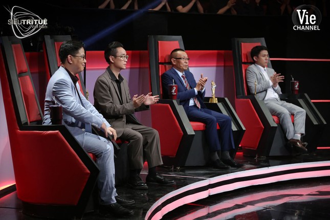 “Siêu Trí Tuệ“: “Phù thủy toán học” Huy Hoàng trở lại từ lời thách đấu của đối thủ 19 tuổi ảnh 5