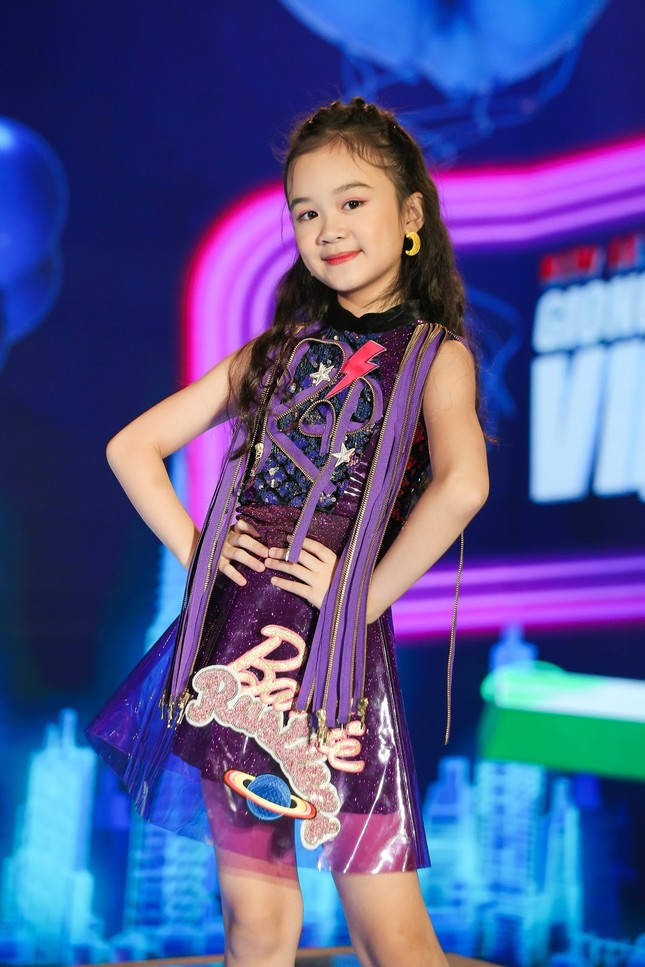 Big Daddy - Emily hai lần nhìn thí sinh yêu thích về đội đối thủ, nắm được “át chủ bài” phút chót ảnh 5
