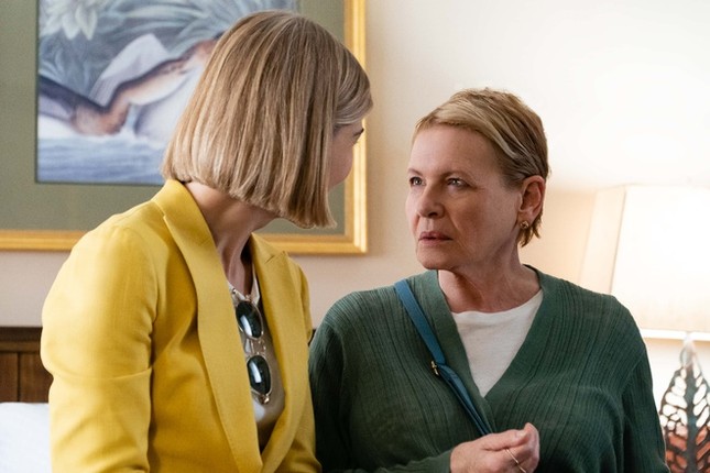Ác nữ “Gone Girl" trở lại, gây ám ảnh với vai siêu lừa đảo trong “Người Giám Hộ Hoàn Hảo” ảnh 2