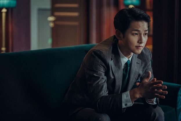 Phim Hàn tháng 2: Song Joong Ki hóa luật sư băng đảng, Park Shin Hye giải cứu thế giới ảnh 3