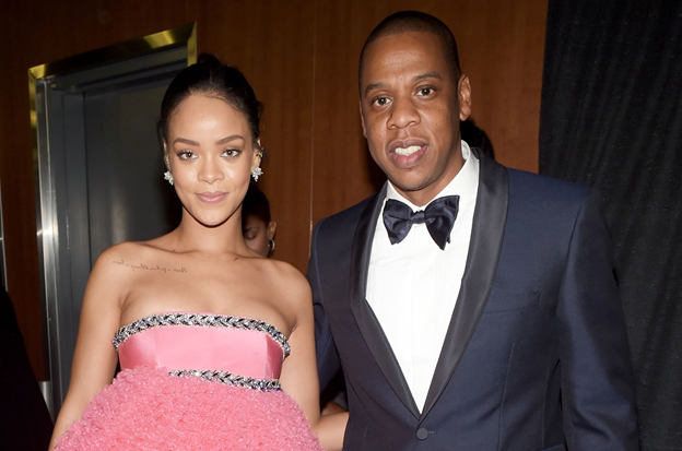 Sau khi bị chê “phản cảm”, Cardi B tuyên bố muốn được giống như thần tượng Rihanna ảnh 1