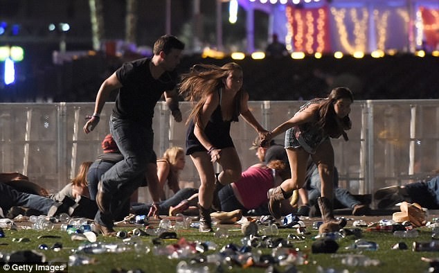 Sát thủ Las Vegas bắn nhân viên an ninh trước khi xả súng vào đám đông ảnh 1