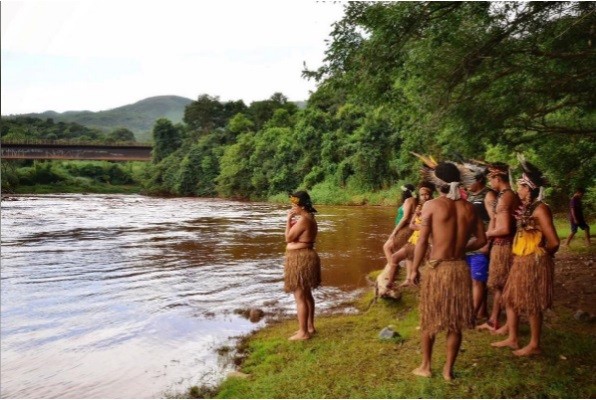 Tuyệt vọng các gia đình nạn nhân vụ vỡ đập ở Brazil ảnh 1