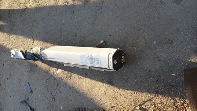 Phát hiện mảnh vỡ tên lửa mồi nhử MALD ADM-160 của Mỹ trong vụ nổ ở Lugansk - Ảnh 1.