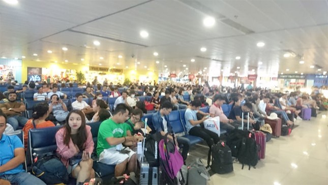 Đi lại dịp Tết: 'Cháy' vé máy bay, 'ế ẩm' hàng nghìn vé tàu hỏa ảnh 1