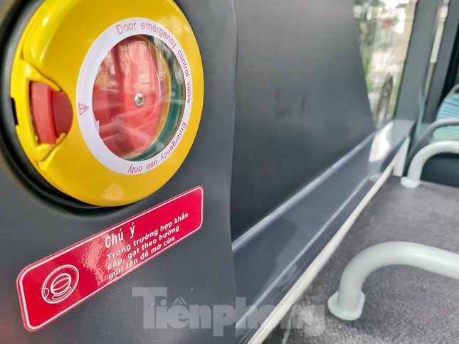 Vận hành tuyến xe buýt điện đầu tiên của Việt Nam ảnh 9