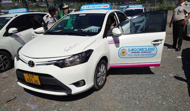 Cục Hàng không siết trật tự taxi ở Tân Sơn Nhất sau vụ gian lận cước ảnh 1