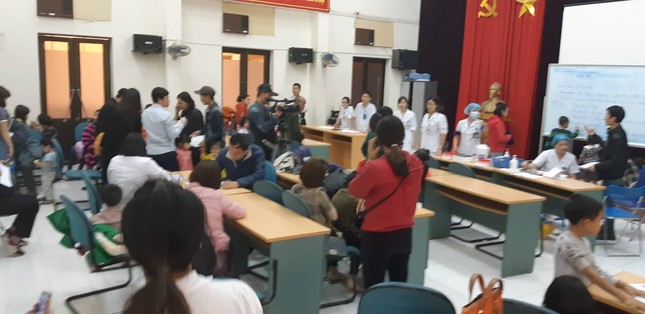 'Ăn thịt bẩn, gà thối': 400 trẻ Bắc Ninh về Hà Nội xét nghiệm bệnh ảnh 4