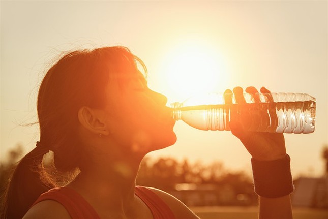 Không muốn đột tử thì đi nắng về đừng làm những việc này ảnh 3