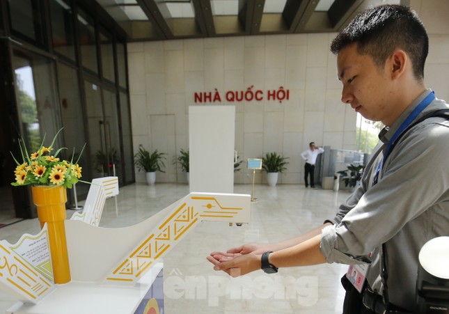 Kỳ họp đặc biệt tại Hội trường Diên Hồng ảnh 8