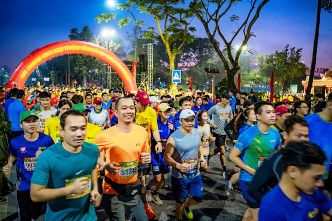 Cùng giới trẻ chạy qua vùng Di sản Huế ảnh 6