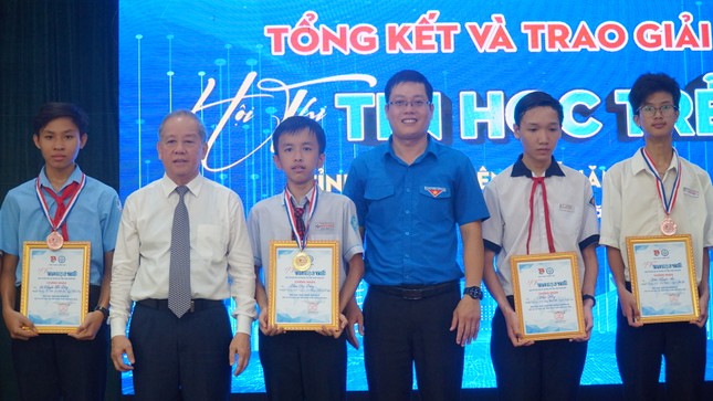 Sôi nổi Hội thi tin học trẻ Bắc Ninh, TT-Huế, TPHCM ảnh 3