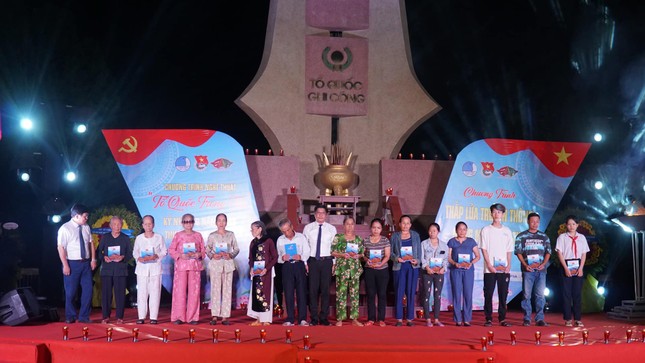 Tuổi trẻ TT-Huế tri ân Anh hùng liệt sĩ ảnh 4