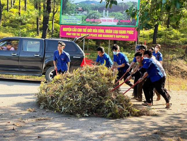 Tuổi trẻ Huế ra quân bảo vệ và phòng, chống cháy rừng đặc dụng cảnh quan ảnh 10