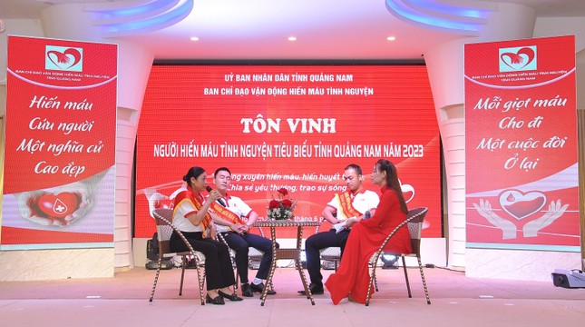 Quảng Nam tôn vinh hơn 100 cá nhân, gia đình hiến máu tiêu biểu ảnh 3