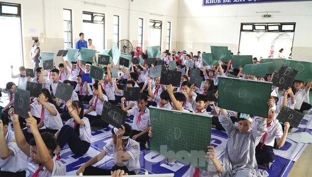Tuổi trẻ TT-Huế phát động tháng cao điểm vì trẻ em ảnh 16