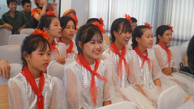Giáo viên, học sinh xứ Huế trổ tài ‘Nét đẹp thầy trò’ ảnh 13