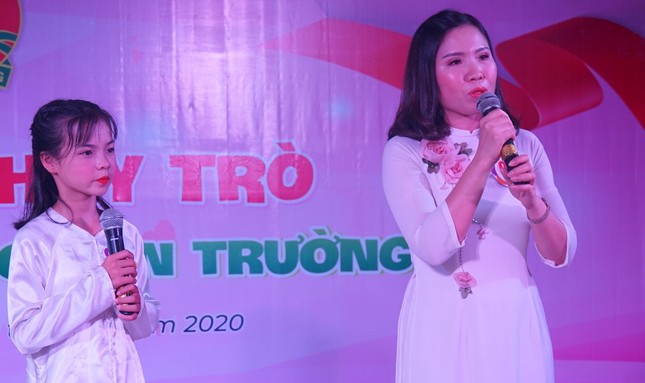 Giáo viên, học sinh xứ Huế trổ tài ‘Nét đẹp thầy trò’ ảnh 7