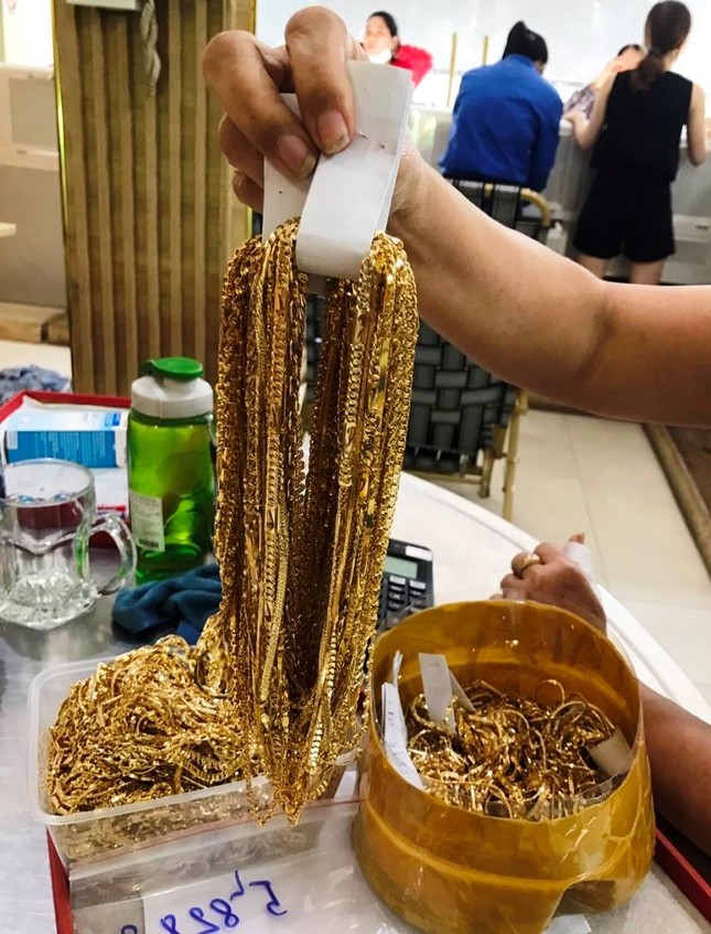 Thông tin bất ngờ về vụ hai thanh niên bán 230 lượng vàng ảnh 1