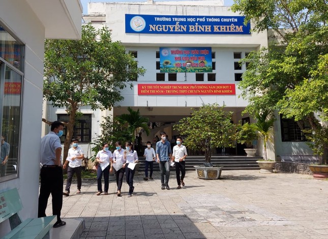 Thí sinh vùng tâm dịch Quảng Nam thở phào sau khi kết thúc môn Ngữ Văn ảnh 2
