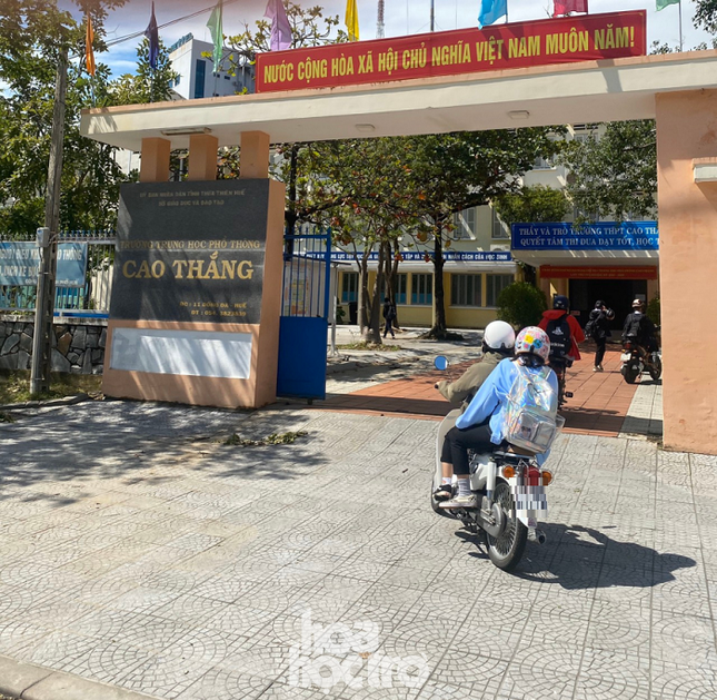 Cảnh tượng bất ngờ của thành phố Huế sau ảnh hưởng của cơn bão số 9 ảnh 7