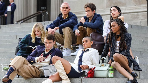 "Gossip Girl" phiên bản mới liệu có vượt qua được cái bóng quá lớn của "tiền bối"? ảnh 6