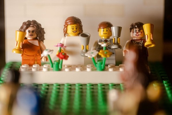 Giải pháp “chống buồn chán”: Tổ chức đám cưới cực yêu cho các nhân vật Lego ảnh 6