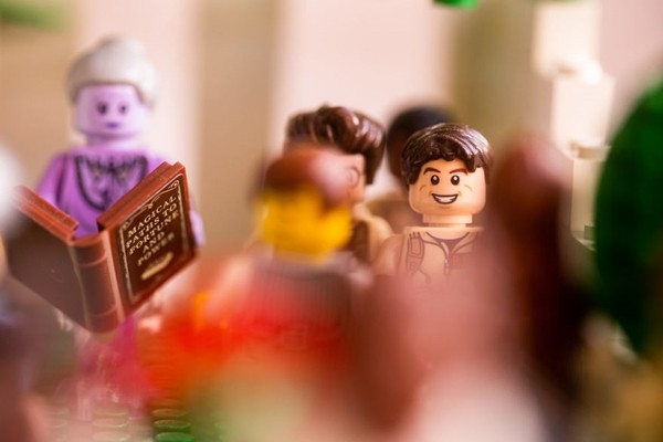 Giải pháp “chống buồn chán”: Tổ chức đám cưới cực yêu cho các nhân vật Lego ảnh 3