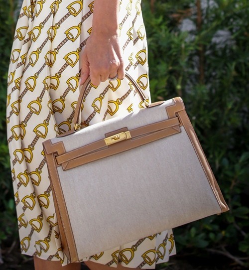 Diện đồ Gucci, Hermès đi bầu cử, Phu nhân Tổng thống Trump vẫn bị chê trách vì điều này ảnh 3