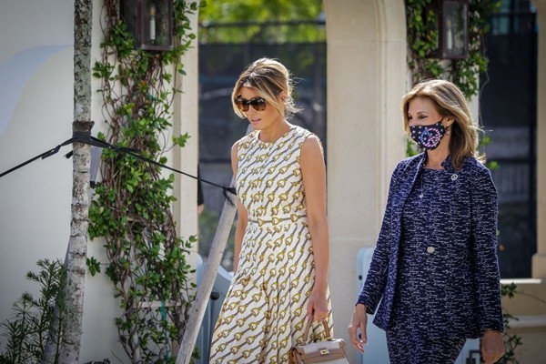 Diện đồ Gucci, Hermès đi bầu cử, Phu nhân Tổng thống Trump vẫn bị chê trách vì điều này ảnh 4