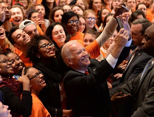 Tại sao nói chiến thắng dành cho ông Joe Biden chính là chiến thắng dành cho du học sinh? ảnh 3