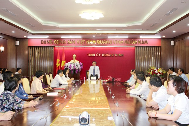 Bổ nhiệm Trưởng Ban Tổ chức Tỉnh ủy đồng thời là Giám đốc Sở Nội vụ ảnh 1