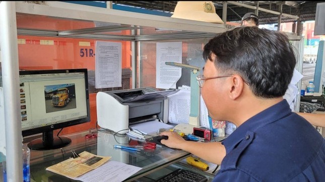 Cảnh lạ tại các Trung tâm đăng kiểm phía Nam sau nhiều ngày căng thẳng ảnh 6