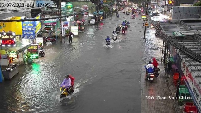 Nơi cao ráo, địa hình dốc trở thành 'rốn ngập' của TP.HCM ảnh 4