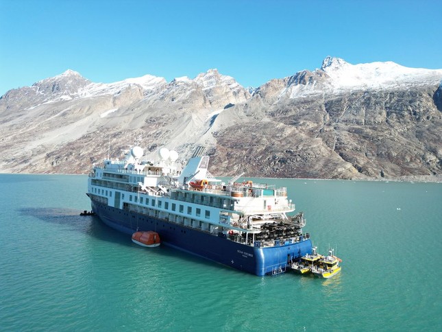 Tàu du lịch hạng sang chở hơn 200 người mắc kẹt ở Greenland ảnh 2
