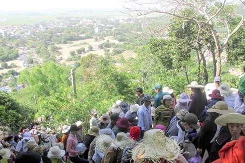 Lễ hội chùa Ông Núi, chiêm ngưỡng tượng Phật ngồi cao nhất Đông Nam Á ảnh 1