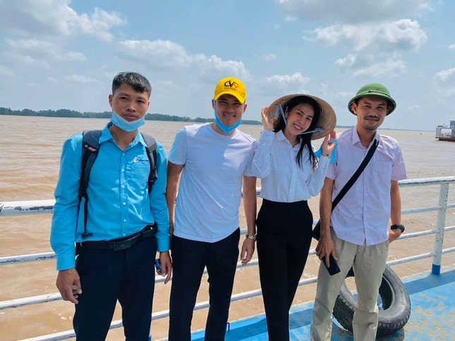 “Bát cháo hành” mùa dịch: Nghệ sĩ làm từ thiện và nhiều câu chuyện ấm lòng hơn nữa ảnh 1