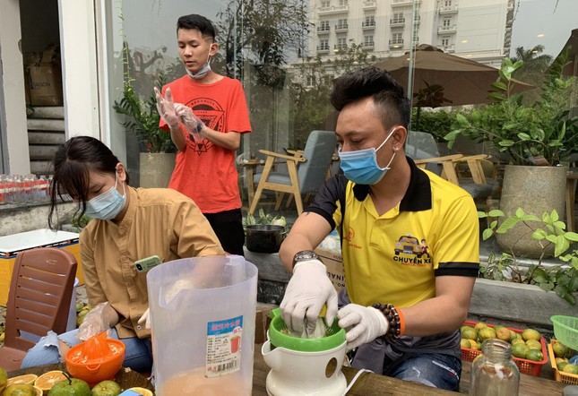 “Bát cháo hành” mùa dịch: Nghệ sĩ làm từ thiện và nhiều câu chuyện ấm lòng hơn nữa ảnh 3